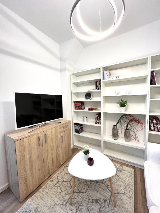 Hot Spot - Apartment - Sanador Victoriei Bucharest Exterior photo